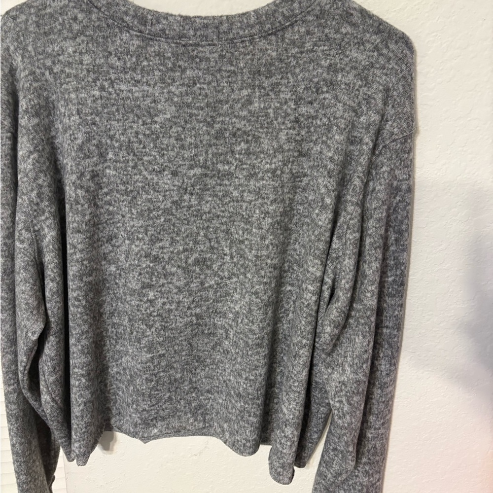 Agnes & Dora Heather Gray Crew Neck Cropped Sweater. NWT. - Picture 11 of 14